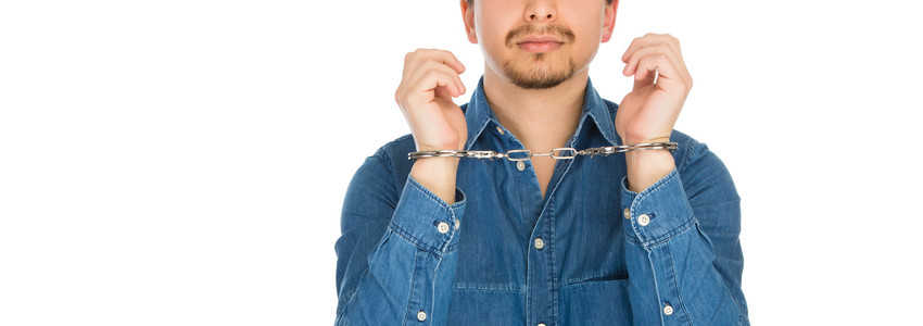 勾留中の社員への有給付与は許されるの?