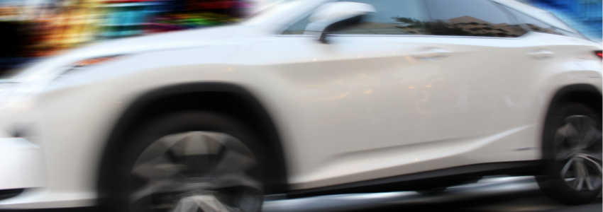 会社の車で事故を起こしたら、損害賠償はどうなる?使用者責任とは
