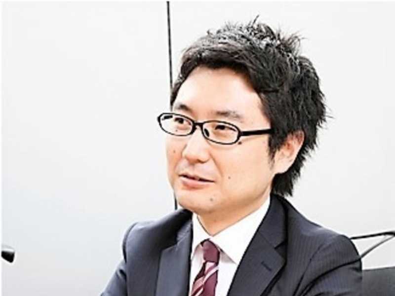 Thumb s lawyer detail 3 02